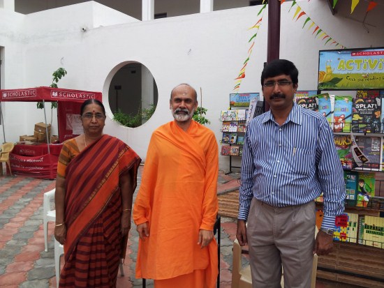 Swamy Guruparananda Visits KMC Campus